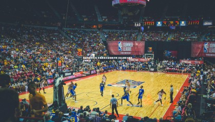 爱游戏体育在线-多佛朗更衣室裂隙浮现 团队凝聚力遭遇严峻挑战